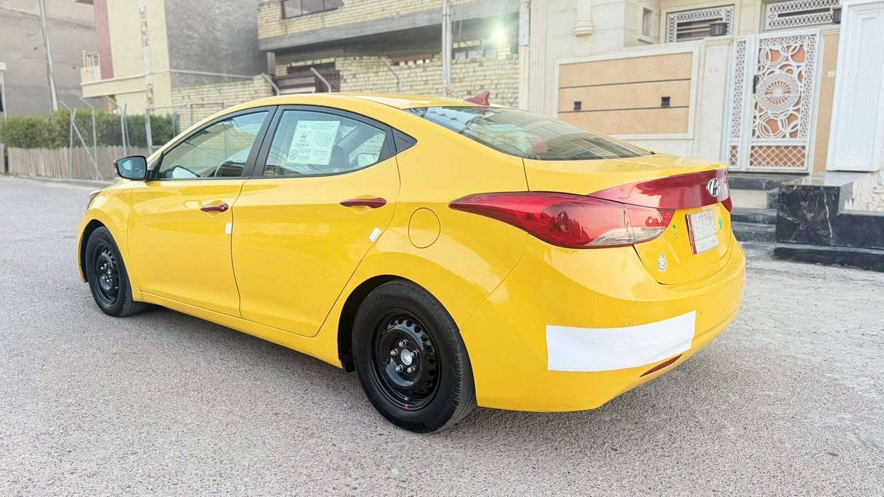 سلام عليكم النترا مديل 2013 امريكي حادثها جاملغ وباب بدون دواخل السياره ليبل واحد مكينه 1800 دوش لاتنقيص ولا تبخير كير وحداديه مكفولات تخم تاير جديد تبريد ثلج كشنات تدفئه شاشه وكامره وتحكم جهتين 
السعر 95 وبيها مجال
مكاني بغداد البياع
***********
