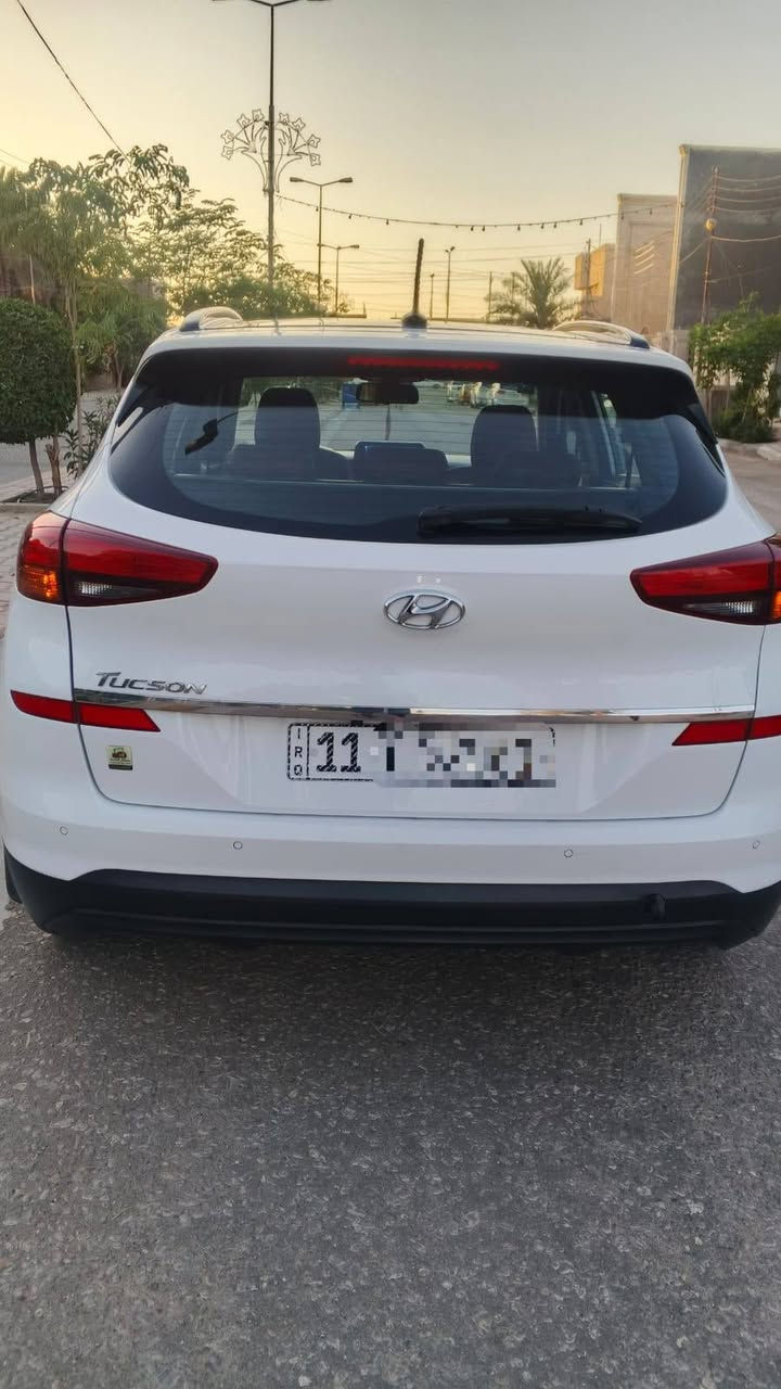 توسان 19 خليجي للبيع
فول ماصفات الكاصد
محرك كير تبريد حدادية تاير مكفول
كشنات جلد
كاميرا امامية 
كاميرا خلفية 
حساسات 
بصمة
لايت خمس عدسات زنون
ثلاجة جكمجة 
بانوراما
سيارة بيها صبغ ضرر خارجي الدواخل كلها سليمة وتعميرها ممتاز والسونار موجود بالمنشور طختها بالعمود مال القمرية مال البيت ضرره بدون داخل نظافة السيارة زيرو 
السعر 154 وبيها مجال بسيط والمكفول معروف سعره
السيارة جدا نظيفة وجاهزة من كل شي
مكانها كربلاء للأتصال ***********
السيارة رقمها بغداد بأسمي و السنوية لغاية 2030
