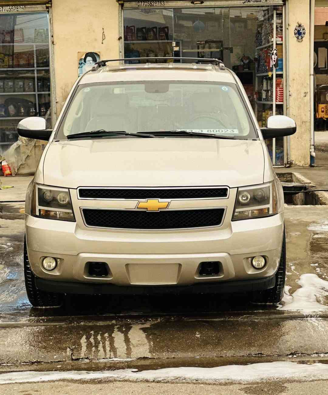 السلام عليكم 
تاهو 2008 خليجية فووول مواصفات LTZ 
رقم بغداد انكليزي باسمي تحويل ثاني يوم محرك كير اكسلات فور ويل تدفئة تبريد تكم شواصي كلها كفالة مرشوشة حزام بسبب الجراد 
بغداد / الحسينية 
***********
سعر 172 ورقة وبيها مجال بسيط
