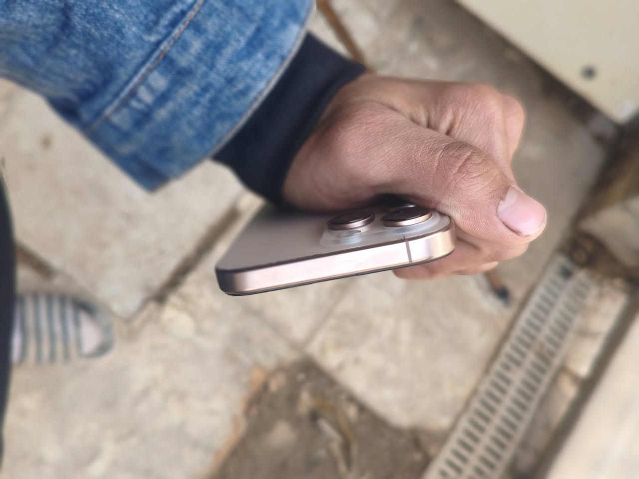 سلام عليكم ايفون 16 برو ماكس للبيع او مراوس الجاهز مقفول ايكلود وينفتح تخطي ومبدل شاشه وبورد وبطاريه وشاشته تعلك مدري شبيها هوه من انقفل كامت تعلك
سعر خاص ***********
