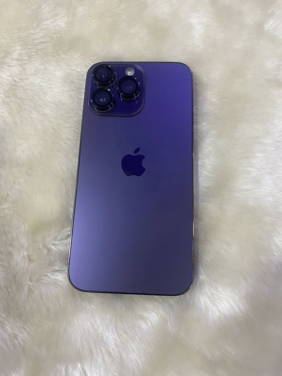 ايفون 14 برو ماكس السعر 600 مبدل شاشه جيده وبطاريه 100 وبي مجال للشراي واتساب ***********
