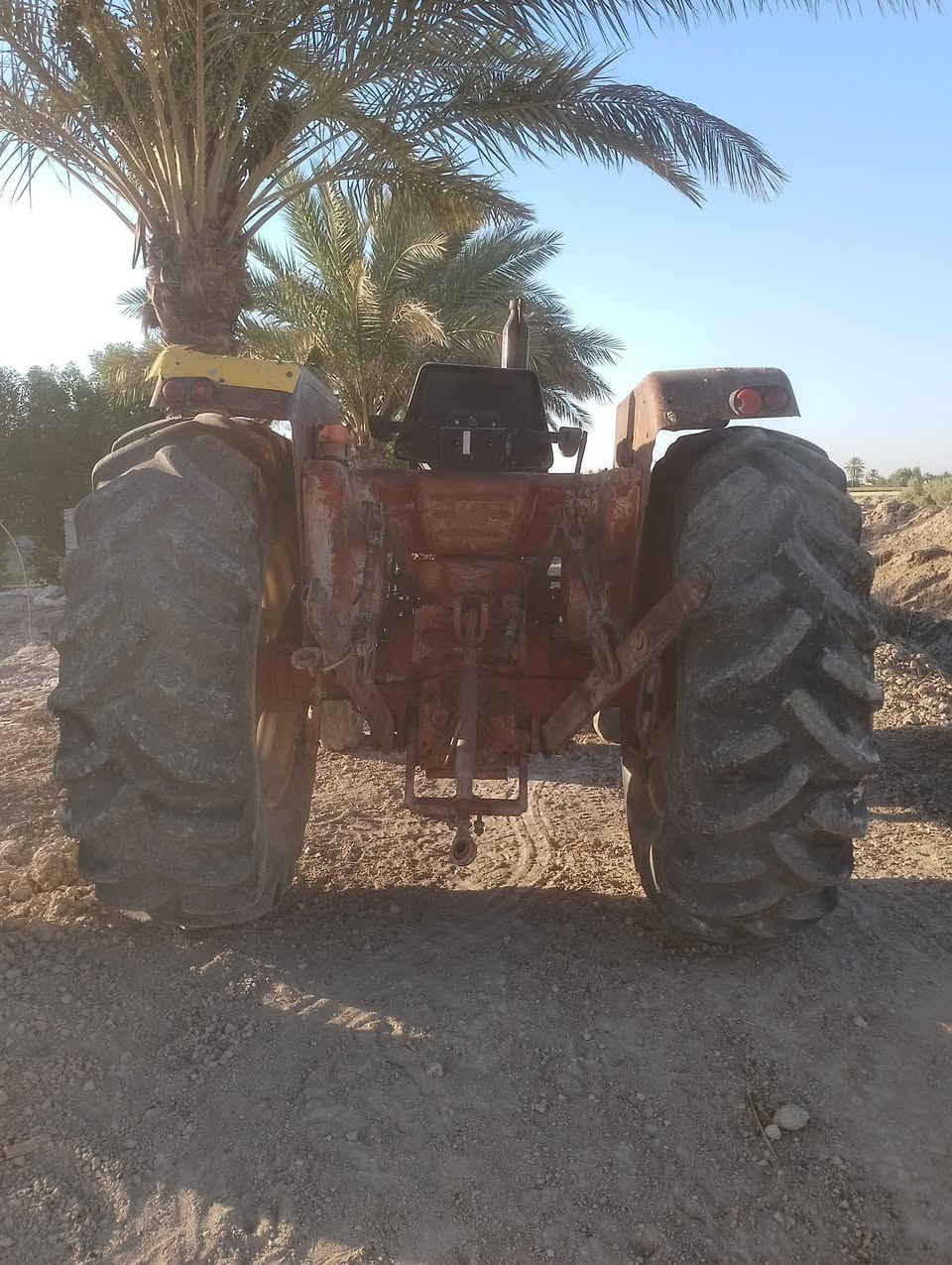 مكينه للبيع عنتر ناشنال موديل  83  رقم وسنويه نينوئ سنويه صاقطه محرك خير من الله كير بي بوش بلعصه مالته هودرليك خير من الله تاير نص عمر سلف شغال بس عوزه باتري السعر3ملايين وبيه مجال مكان بابل جبله  التصال ع الرقم***********
