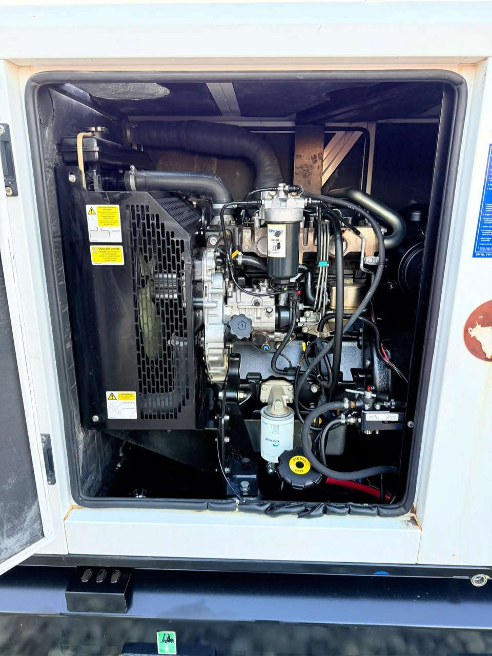 بيركنز إنكليزي كاتم 50 كيفي مشتغله 1300 ساعة
ملاحظة المولد على وضع الشركة شرط الفحص والظمآن 

العنوان بابل للاستفسار *********** 
***********
