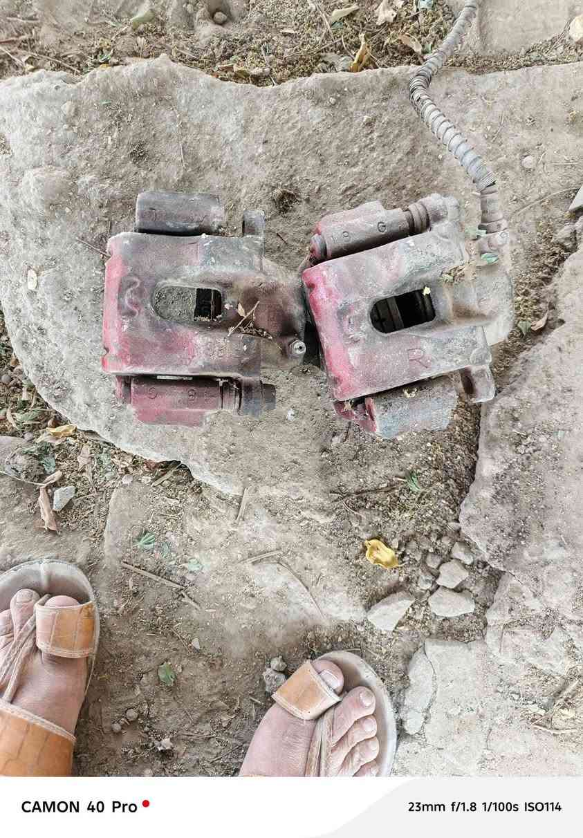 عندي استاب اكسن للبيع كدام كامل مال سياره مارك عظم موديل 92 نضيفات سعر مناسب دبل لوي  فجوج سوق الشيوخ رقم صاحب الاغراض ***********
