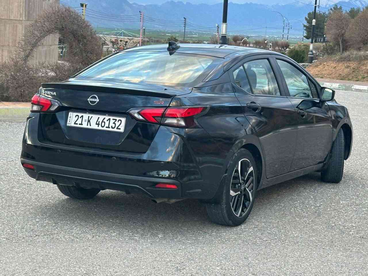 نیسان ڤێرسا 2023قەپات مواسەفات SR ڕەشی قەتران بەسمە دەرگا بەسمە سندوق بەسمە کوشن هیتەر سوکات تەقەڵ بیلادی کوشن شاموا داشبوڵ جڵد شاشە گەورە کامیڕە ڕاداری پێشە ڕادار دوا وە ئۆ تۆ ستارد خۆی ئیستۆپ ئە کات لە هەر حاڵە تێک پێشو پشتی  ئاوێنە ڕادار خەتی جادە تە عدیل سوڕحە شاشە ئەلیکتڕۆنی لایت لید  بلاجکتۆر سوکان ڤۆلیۆم شحن جارج لایت ئۆتۆ خۆی فول پێدە کاتو خۆشی دای دە بە زێنێتەوە  ڕەەقەم سلێمانی بەناو خۆمە تا 2031 یە ک چە مە لاغی لای سە یاقی بۆ یاغە بە بێ ناو گرتن بە بێ ئێڕ باگ بە شەرت هەمو ی ئێڕ باگە کانی بیلادیە ڕادار بەردی گزۆر هەموی بەشەرت  درگای سە یاقی تە عدیلو کارتێکی هەیە دو قو پی زۆر بچوکی لە سە قفی هەیە هەستی پێناکەی لە فحس نەبێ دە رنا چێ حەدیسە یە کی زۆر خە فیفی هەیە 24مایل ڕۆشتوە  نرغی132گەلاو مەجالێکی تێدایە شوێن قەلادزێ *********** بشدار, السليمانية
