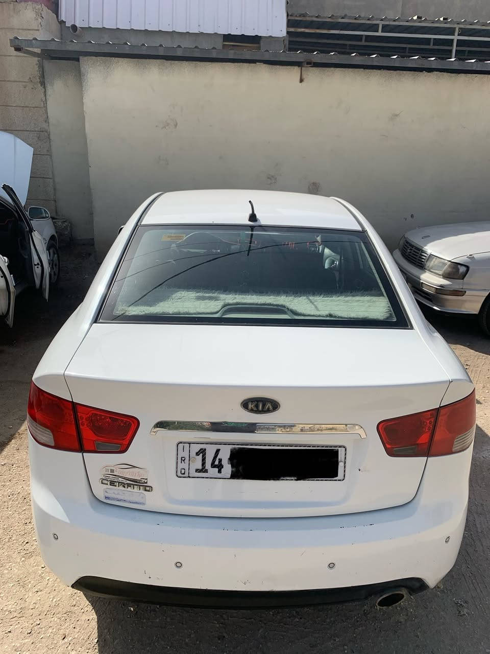 سيراتو 2012
سونار موجود وواضح 
مكينتها   : 1600
مكان السيارة : البصره خور الزبير 
السعر :  105    : شده وخمسه  وبيها مجال للطيبين 
رقم وواتساب وشريحة يشتغل : ***********
