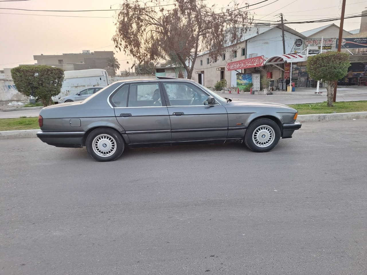 سلام عليكم 735 فول مواضفات ايميل السيارة بجم عريض كشن كهرباء دبل ايرباك فتحت سقف داخل جلد صاج للاستفسار *********** هوك خلفي كير مكينة بحالة جيدة
