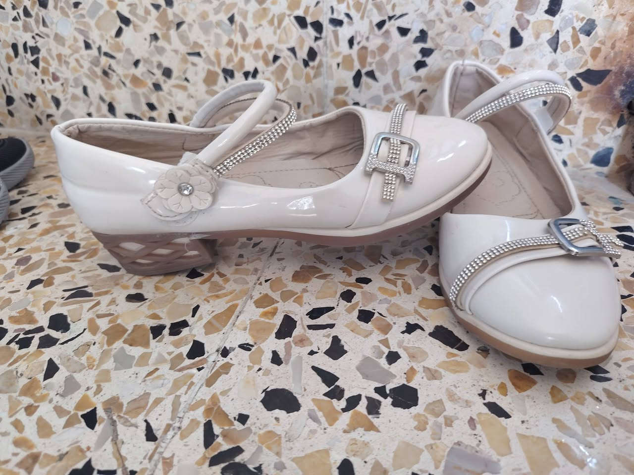 بوتين ولادي حجمو ٢٢ وحذاء حجمو ٣٦ ثنينهم ب٦ الف


**إذا كنت صاحب هذا الإعلان وتريد حذفه لأي سبب، رجاءا أرسل رسالة إلى الدعم الفني**