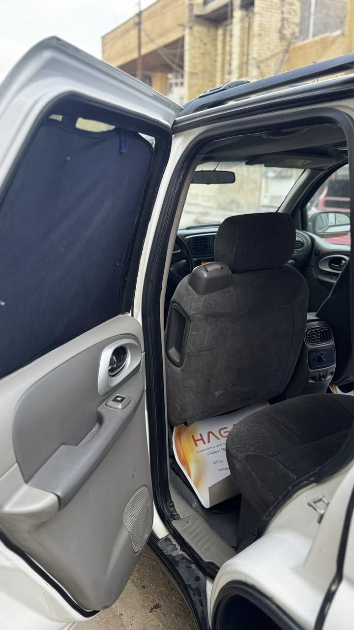 بلايز للبيع موديل ٢٠٠٤سيارة جاهزه مابيها أي تبديل السعر ٩٠وبيها مجال حق الجيه سيارة مال جناي بس محتاج الرقم ***********
