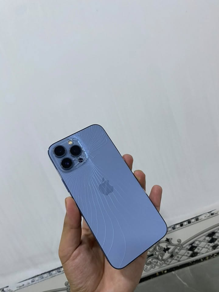 للبيع ‏iPhone 13 Pro Max
الجهاز وتر بروف 
بلادي ممفتوح ولا يعبر هوه 
بطاريه 87
ذاكره 256
الجهاز نضافته 100
فقط الظهر مكسور ولكسور داخلي 
الجهاز كله شغال 
كامرات صوت 
سبيكر 
السعر 690الف 🔥🔥 
وبي مجال شي قليل 
للستفسار ***********
العنوان صلاح الدين تكريت
