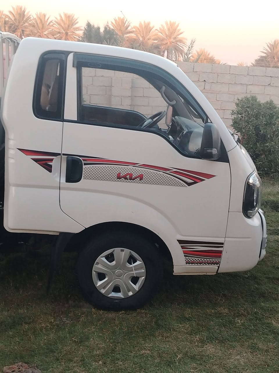 كيا 2700 للبيع 
موديل 2021 كير محرك اكسن تبريد ثلج تخم تاير جديد سياره خير من الله ماشيه حقيقي 136 سونار مجود بصور  السعر 120 $ بيها مجال بسيط  السياره تحويل ثاني يوم ولمشراي لا يكسر حلال ناس 
رقم الهاتف
***********
***********
