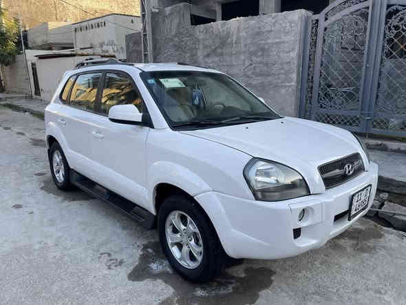 السلام عليكم توسان موديل 2010 خليجي صبغ أربع قطع وسونار مرفق بل منشور ماشيه 167 كتلوك الشركه موجود مكينه 2000 تخم ويل كب 5 شاشه  صدر امامي خلفي جديد تخم تاير تبريد ثلج  سعر 103 رقم بغداد دولي بأسمي هزه جديده ورقم وسنويه 2030 اتصال ***********
