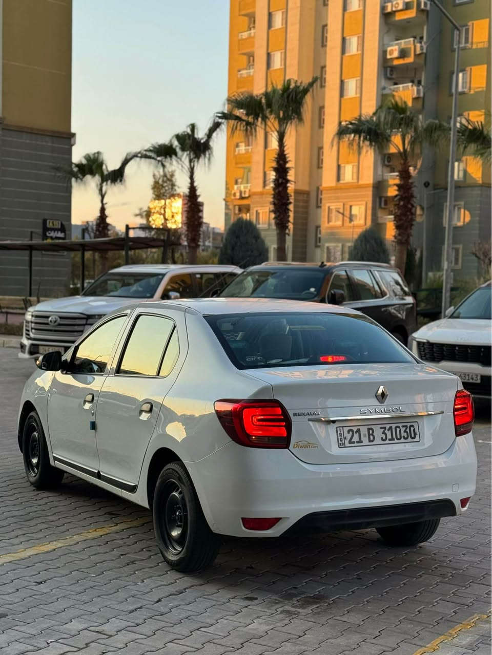 رينو سيمبول موديل 2020مواصفات خليجي سياره كير محرك ممتاز نظافته  محرك 4 سلندر حجم 16 اقتصادي تبريد ❄️ سياره بيها صبغ بوند جاملغ وبيها شويه تعديل بارد بالسقف بدون  داخلي رقم سنويه جديد سياره بدون مصرف تحويل غرامات شرط …

عنوان / دهوك / ***********/ متوفر واتساب

السعر / بلااش 66 ومجال بسيط دهوك, العراق
