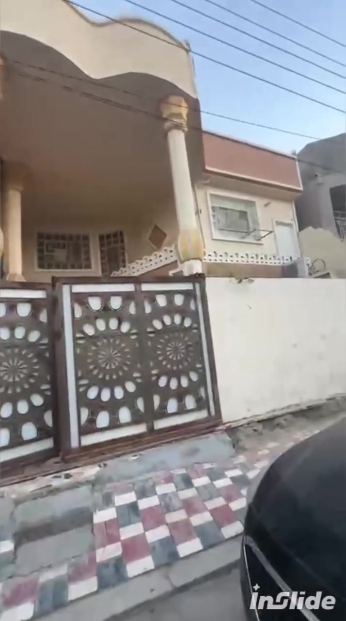 السلام عليكم ورحمة الله وبركاته..
بيت للبيع  طابو صرف المساحه ٢٠٠ متر  طابقين الطابق الاول غرفتين وهول واستقبال ومطبخ وصحيات داخليه  وخارجيه وحديقه 
الطابق الثاني ثلاث غرف وصحيات 
البيت نظيف وبناء حديث
الموقع حي السلام خلف الدفاع المدني
السعر الكلي ٤٠٠ وبي مجال مع العلم البيت مطلوب مبادره ١٠٠ مليون
للاستفسار الاتصال على الرقم  ‪‏‪***********‬‏
