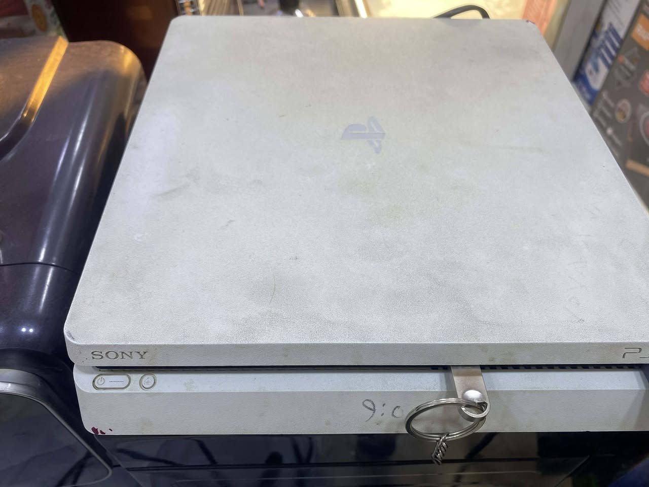 السلام عليكم بلي 4سلم نضام9مهكر فلاش مع جوستك اصلي ولثاني تجاري جهاز نضيف ذاكره 500سعره325الف ***********
