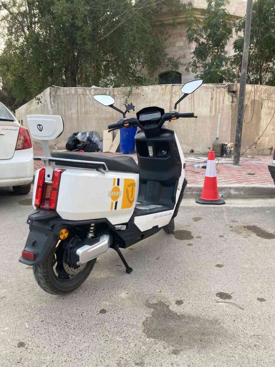 السلام عليكم دراجه ريان وحش الكون شحن للبيع الدراجه خير من الله الدراجه حلوه و نظيفه شوفت عينكم بيها مواصفات حلوه مثل ٦ بطاريات كبارر دبلل بيها كروز سرعه و نظام بارك و لايت عالي ناصي زنون بالاضافه إلى رماش و بيها اشاير يمنه يسره و دبل اشاره الدراجه كلش حلوه و نظيفه شوفت عينكم سعرها ٨٥٠ و بيها مجال 
مكاني بغداد الصالحيه قرب منتزه الزوراء 
للإستفسار *********** 
غير متواجد ع الفيس او الماسنجر
