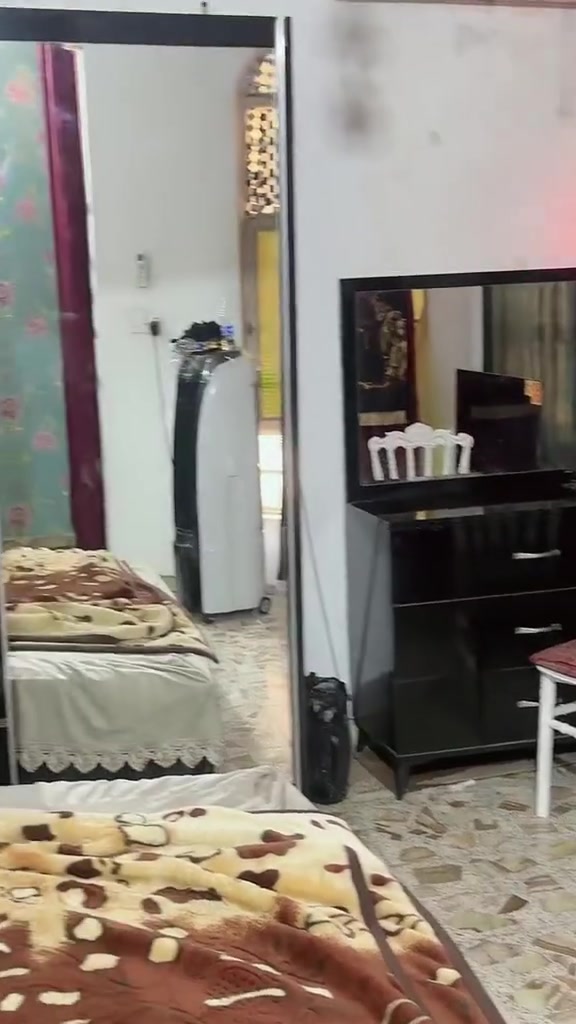 البيع جديده العنوان بغداد السعر ٢٥٠ الشراي  ينتصل عله الرقم ***********
