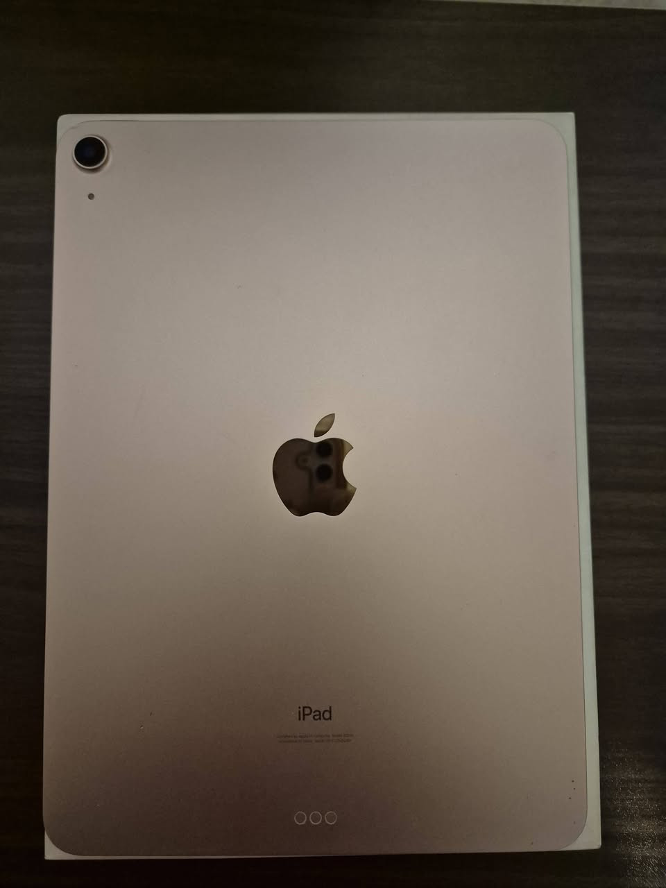 ايباد اير  4
الشاشة  ١٠.٩ انش بدقة ٢٣٦٠x١٦٤٠ بيكسل 
ذاكرة التخزين ٦٤ غيغابايت 
اللون  ذهبي وردي
منفذ الشحن  من نوع type c و يدع كيبورد و   قلم ابل من الجيل الثاني  
النموذج  M
الجهاز  لا مفتوح  و لا مصلح
و الملحقات  علبة الجهاز 

السعر ٣٢٥ الف 

المكان/ بغداد/ ساحة عنتر 
لا يوجد خدمة توصيل 

***********
