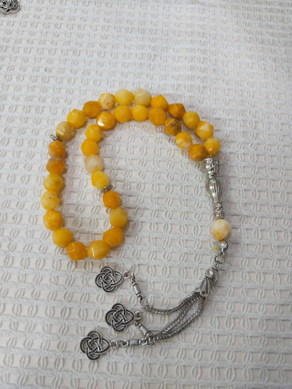 سلام عليكم الي على باب الله توفرت مسابح حجر طبيعي جمله مفرد متوفر للاستفسار الاتصال على الرقم ***********
