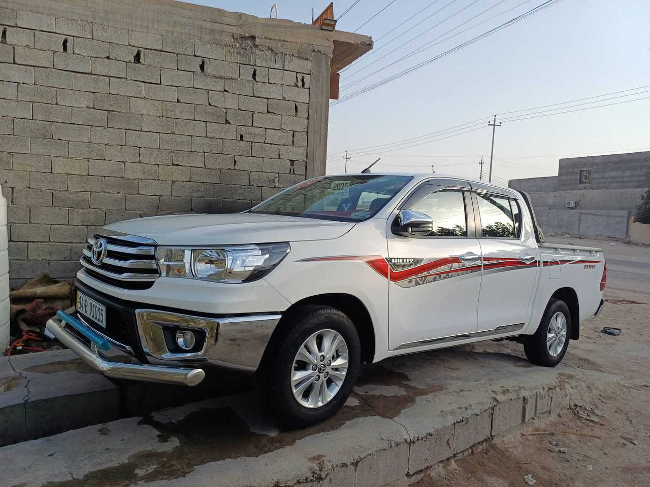 سلام عليكم البيع هيلوكس موديل 25رقم بصره ماشيه 24الف مكفوله بيها بعض الملاحظات البسيطه 
مكاني بصره سفوان رقم الهاتف  صاحبها ***********
