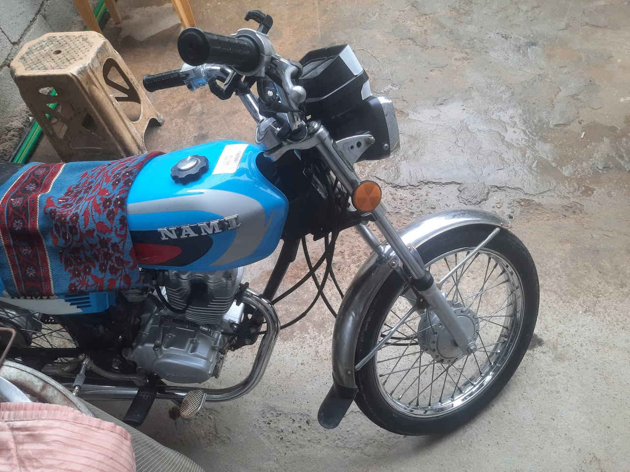 السلام عليكم دراجه للبيع اربعه كير
نامه متياز  موديل 25
اوراق سكنر 
نظافه وشعله  فول
تجي تفحص يله تشتري 
العنوان كربلاء طويريح

الرقم  ***********
