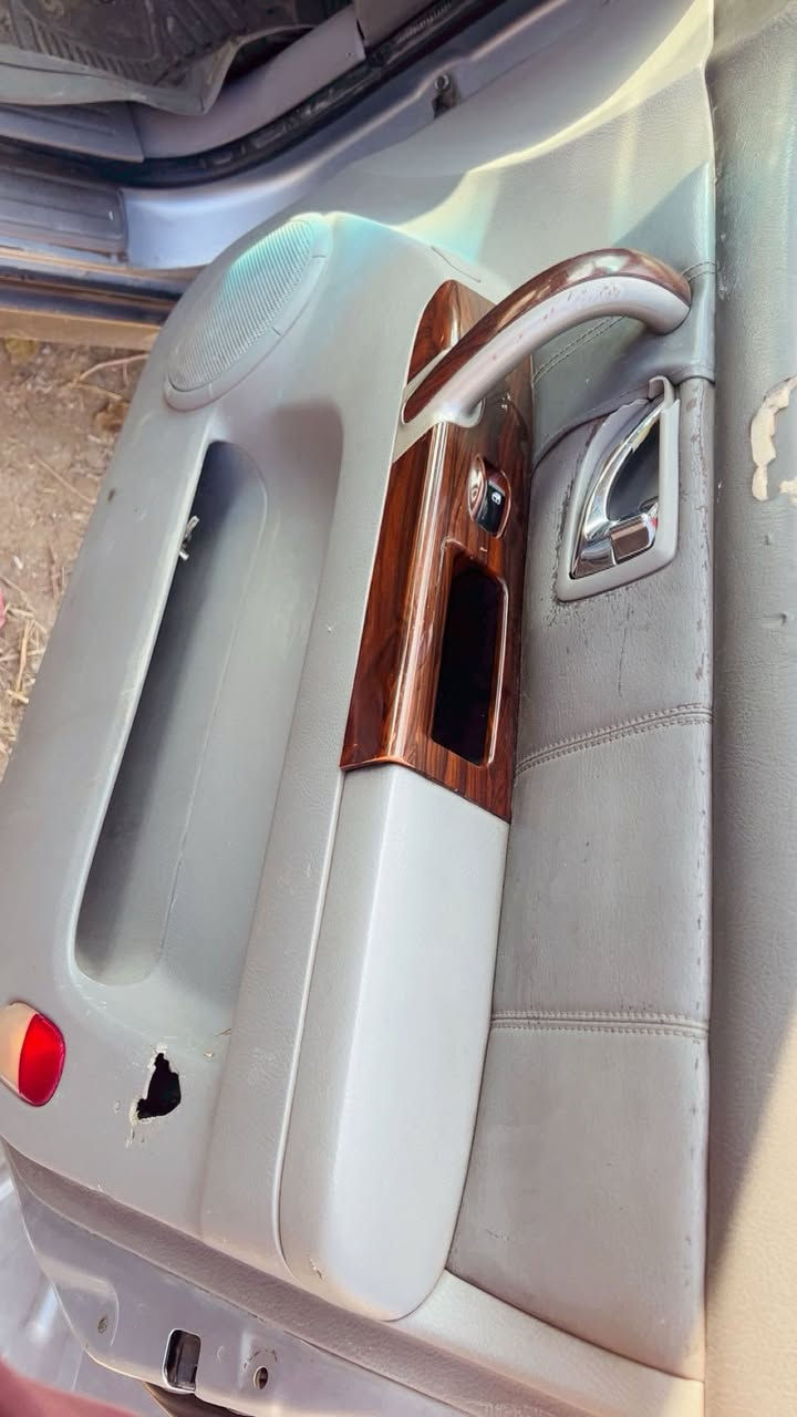 السلام عليكم سورنتو 2006 رقم بغداد جديد  سياره مصبوغه جماليه فقط تخم تاير حداديه كير مكينه مكفولات بسمي تحويل مباشر مكاني واسط سعر 80 وبيه مجال ***********
