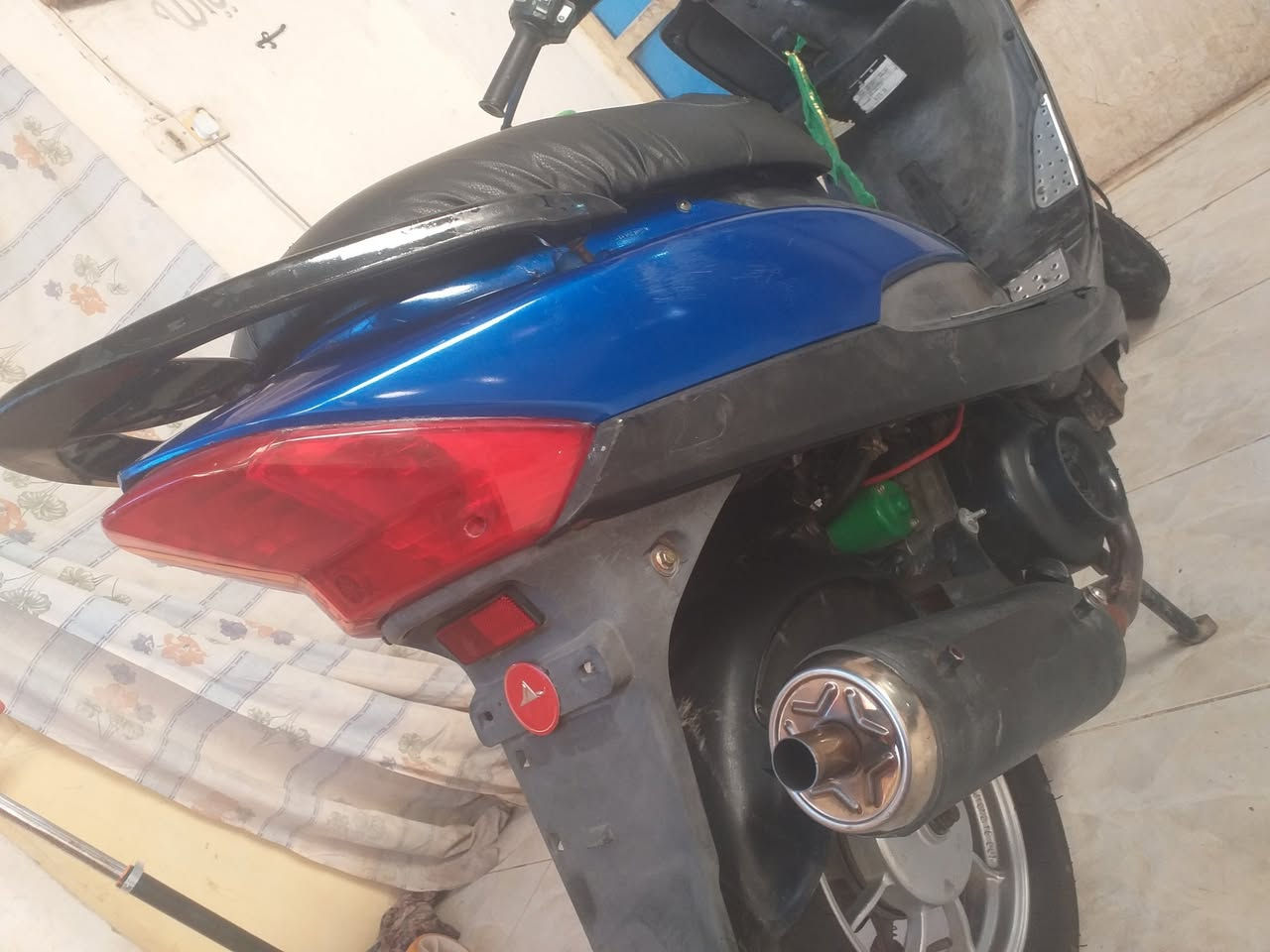 دراجه نظيف ماكس  مامفتو ح المكان بعقو به
سعر 450
***********🛵
