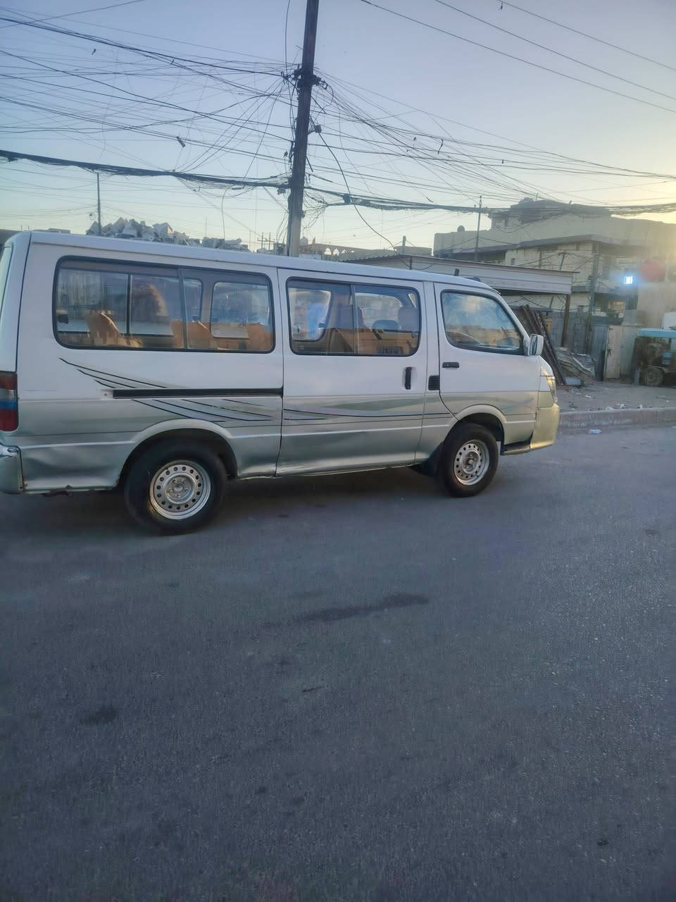 جنبي موديل ٢٠٠٩ كفالة من صبغ فقط طخة بل صندوك كير محرك جديد حداديه جديدة تخم تاير سيارة جاهزة مكاني بغداد مدينة الصدر رقم ***********  سعر ٢٧
