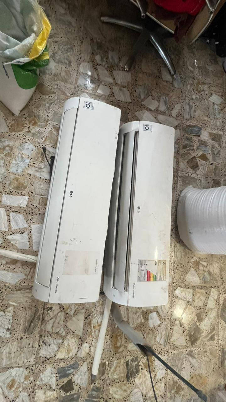 سبلت ال جي  انفيرتر طن ونص اخو لجديد يشتغل ع 2امبير. هو شده وضمان سنه ب425 مكاني نجف حي لعسكري  ***********
