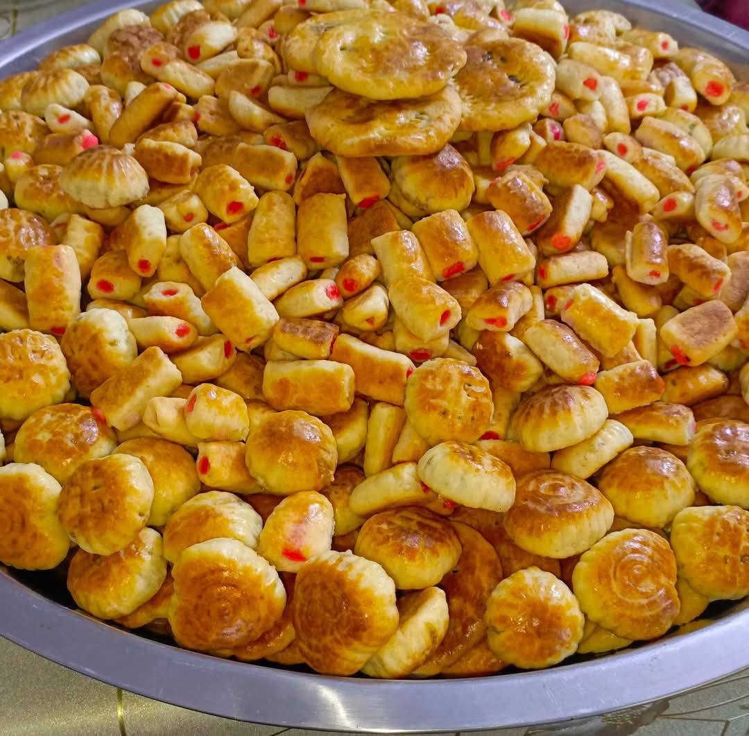 اكلاتنا البيتيه نشتغلها الكم بكل اهتمام وحب 🫶
قسم الفطائر: 
ميني بيتزا 10 قطع ب5 الاف
فطائر 10 قطع ب5 الاف
لحم بعجين 10 قطع ب5 الاف 

قسم الكبب والمقليات: 
كبة تمن 25 قطعه ب5
كبة برغل 20 قطعه ب5
بورك 20 قطعه ب5
سمبوسه 20 قطعه ب5 
كباب عروك 30 قطعه ب5

قسم الكيك 🥞: 
كيك ساده سعر 5 الاف 
كيك بركاني ميني سعر 4 الاف 
كيك مناسبات متوفر حسب الطلب 
كب كيك 10 قطع ب5 الاف 
الكليجه سعر الكيلو ب7 الاف 
كليجه ام الجوز الخالص سعر  الكيلو 10 
كليجه بالدهن الحر سعر كيلو ب10

الدولمه: 

فلينه صغير يكفي نفرين (سعر 6 الاف) 
كدر وسط 4 نفرات (سعر 11الف) 
كدر جبير 6 نفرات (سعر 16 الف) 
كدر اكبر من 9 الى 10 نفرات (سعر 23 الف)

الحجز قبل يوم لطفا ⭕
اللحم ذبح على ذمتنا ابد لا تقلقون من هاي الناحيه اكيد نريد رزقنا حلال لاتشيلون هم 😊
للحجز راسلونا خاص او واتساب على الرقم ***********

الحجز قبل يوم لطفا 🦋
