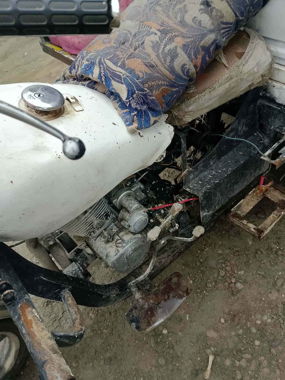 سلام عليكم ستوته للبيع  موديل 16 محرك16 مكاني موصل اايسر السعر 600 رقم الهاتف ***********
