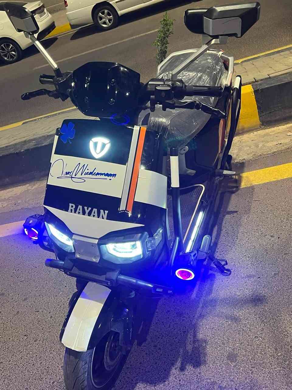 وحش الكون VIP مدرع استخدام شهرين
الون الأسود المميز 
بصمتين + سويجين 
سته باتري مسطره كرافين 35امبير 
ملف 2000نحاس حقيقي 
استخدام شهرين نضافه كدام العين 
سعر 1350
مليون و 350
وصل موجود 
تكلي غالي جديد 1500 وماكو اخي ماتعرف بي لا تعلق 
وتكسر بي تسمع كلام يعجبك


**إذا كنت صاحب هذا الإعلان وتريد حذفه لأي سبب، رجاءا أرسل رسالة إلى الدعم الفني**