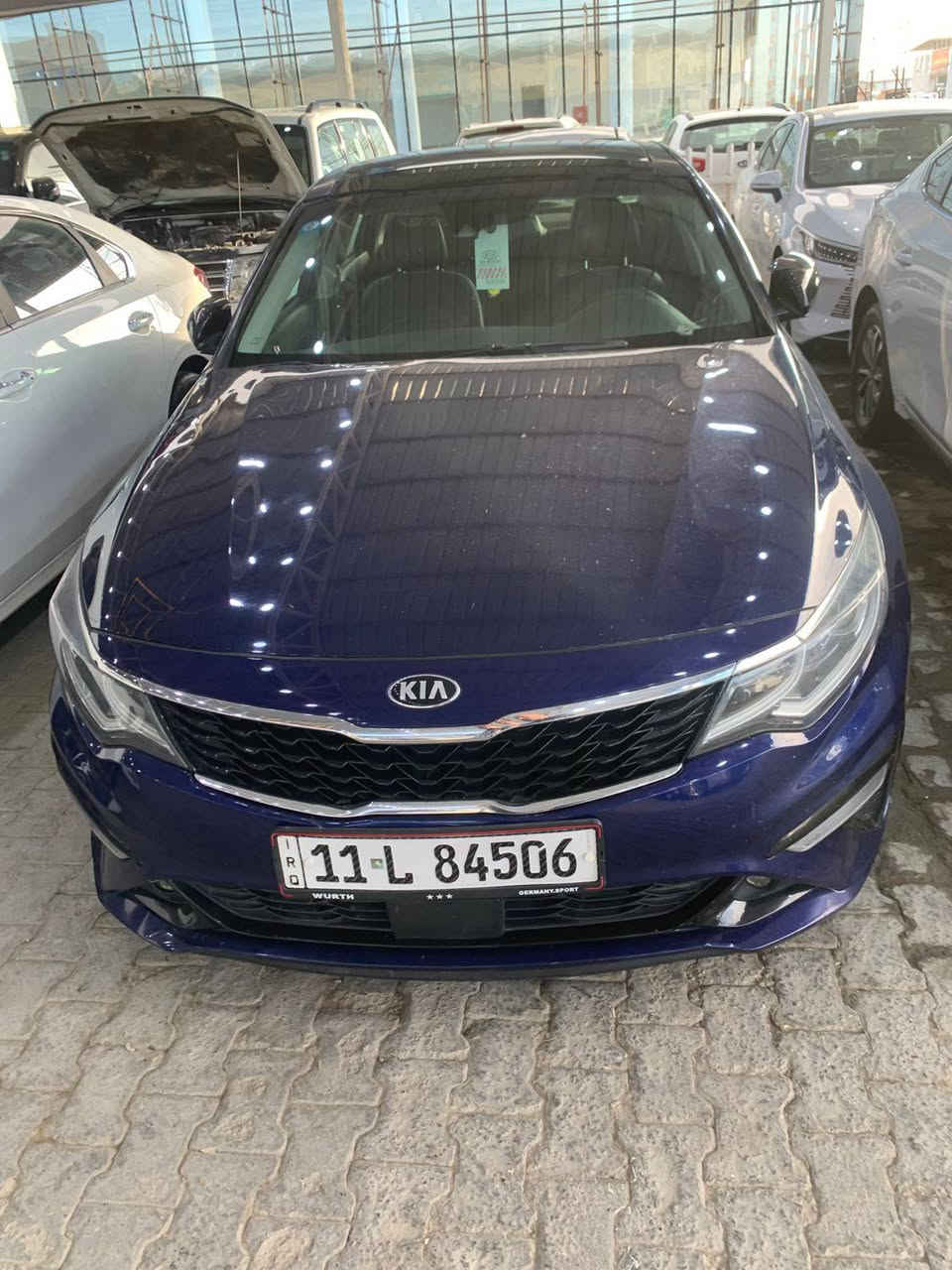 كيا اوبتيما 2019 وارد امريكي
1600cc توربو 
فول مواصفات للاخير 
كشنات كهرباء وتدفئة وتبريد 
ستيرن هيتر 
نقاط عمية 
رادار وسياقة شبه ذاتيه
كامرة وحساسات 
بانوراما 
لد داخلي يتغير سبع الوان بلادي
مثبت سرعة
وعليها بلكات ونوزلات امبدليهن بلاديات شركة
وعليها فريز بلادي جديد
والسيارة بعد بيها مواصفات كلش هواي ما ذكرتها 
السيارة بيها 3 قطع 
السعر (115) ورقة وبيها مجال
العنوان النجف الرقم ***********
