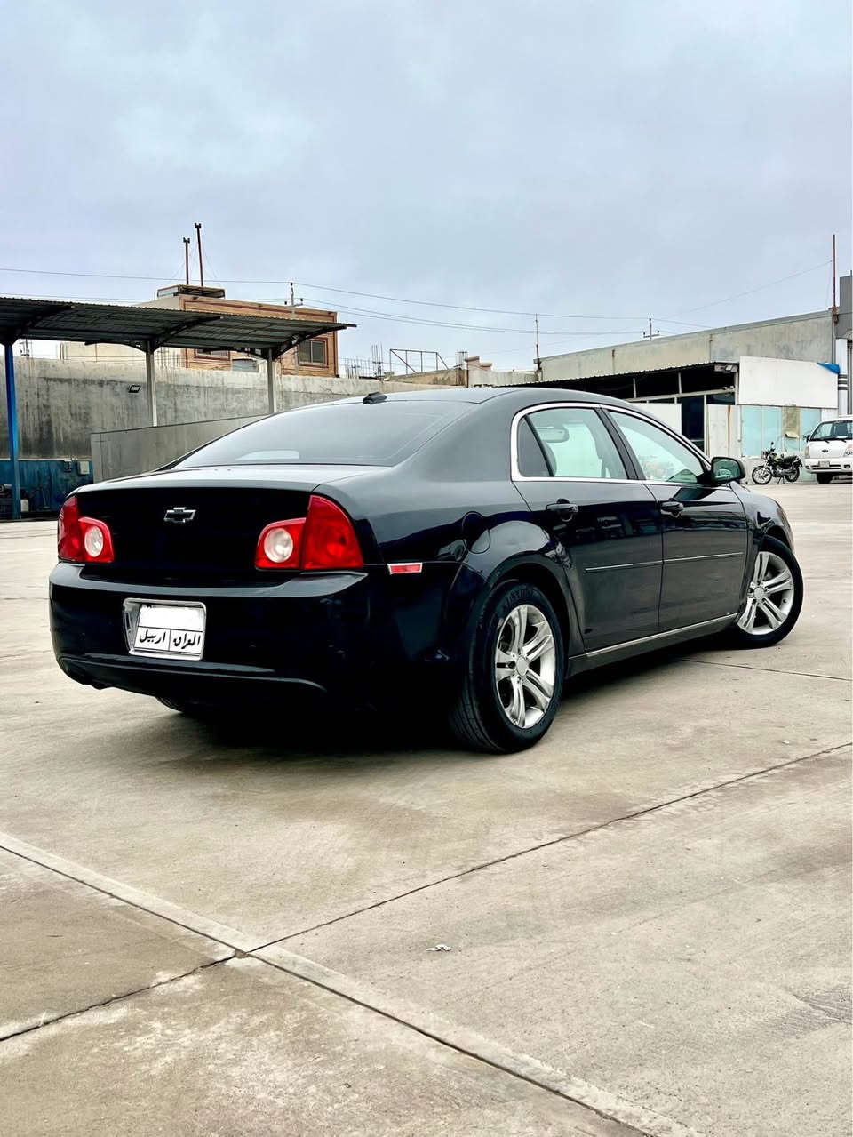 Malibu 2011 خلیجی LT
سعر 60 وەرەقە قفل قفل
800$ غرامەی تێدایە لە سعرەکەی دێتە خوارەوە
 
***********
‎مالیبۆی خلیجی ٢٠١١ LT رەشی قەتران
‎سەیارەکە مەکینەی بە شەرت نیە دوکەلی ھەیە مەکینە ٢.٤ بێ تۆربۆ
‎گێر و بەناوکردن و توند و تۆلی بە شەرت
‎کارەبایات بە شەرتی یەک مانگ ھەموو شتێکی لەسەر بیلاد
‎تایەی تازە
‎
‎٥ پارچەی بۆیاغە بێ داخل و بێ ئێرباگ من بە حیزام دەیفرۆشم شان و سقف و ناو داخلی نیەتی بە شەرت  
‎سەیارەکە لە ھەولێرە
‎*********** واتس ئەپ أربيل, العراق
