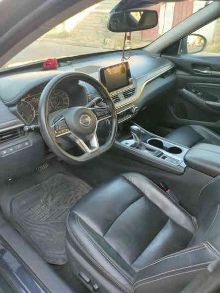 السلام عليكم..
نيسان التيما.
2020 فئة SL
ماشيه 52000
 ثلاث قطع رقم نينوى دولي
رقم مميز كابون بانزين
السيارة نضيفه مال جناي
السعر140$ بيها مجال بسيط
للتواصل ...... ***********
او واتس اب
غير متواجد على الفيس
