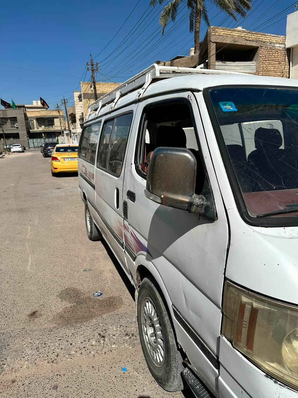 السلام عليكم. فتون مديل ٢٠١٤ رقم انكليزي مصفره تحويل ثاني يوم بيها خياسات والكشر شوفت عينك السعر ٥٠ وبيها مجال  ***********
