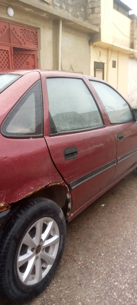 سلامو عليكم عندي فكتره موديل 92 حجم 18 السياره جدام العين رقم نينوي الماني بسمي رقمي *********** بيه واتساب
