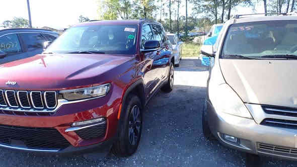 2024 JEEP  GRAND CHEROKEE 4XE
هايبرد كلين تايتل بدون ايرباك شغالة وتمشي السيارة أسبوع  توصل إن شاء الله 
السعر 35000 $ واصل بغداد رقم مجاني من المرور ***********
