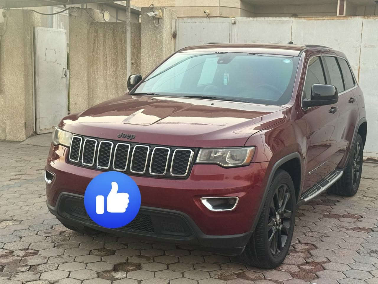 جيب مديل 2017
مستعجل على بيعتهة بسبب الضروف
وارد امريكي بدون حادث

مواصفات لاريدو 
شاشه 
كامره تحمكات جهتين 
تثبيت سرعه 
توقف ذاتي 
وباقي مواصفات الاريدو معروفه
مكينه 6سلندر 
مكينه كير مكفولات
تخم تاير صدر جديد 
السياره جديده وحلوه مابيهة نقص 
معروضه 155
عنوان بغداد شارع فلسطين 
***********
