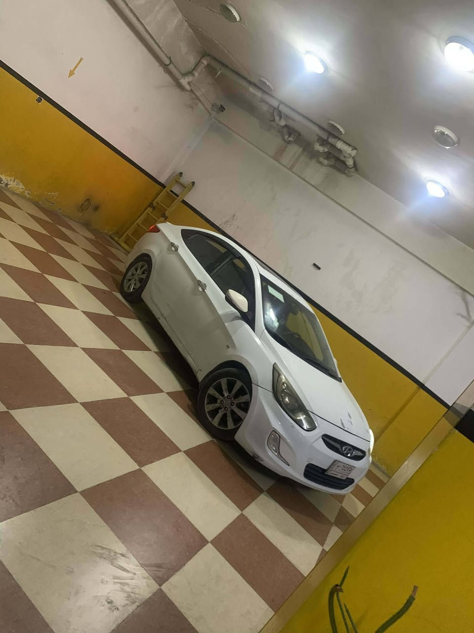 السلام عليكم
اكسنت خليجي موديل 11 #بلو  لون ابيض رقم بغداد 
محرك 1600 التبخير ولا تنقيص هزه جديده تخم تاير 16 باتري جديد تدفئه تبريد شغال وبارد فتحه سلايد 6 تجاوي تحكم ستيرن شاشه+حكايه لايت زنون
صدر امامي نص عمر بيها 3 قطع صبغ ربع بنيد باب صدر باب خلفي
بيها تكشير قليل يم السلايد وبالبنيد السعر 86 وبيها مجال الشراي 
مكاني بغداد اليرموك ((***********)) واتس آب
((***********)) متواجد بعد الساعه 4 عصرآ اخوان ذكرت كل التفاصيل غير هذا لاتسالني اقرا وخابر وتشلع عيوني
