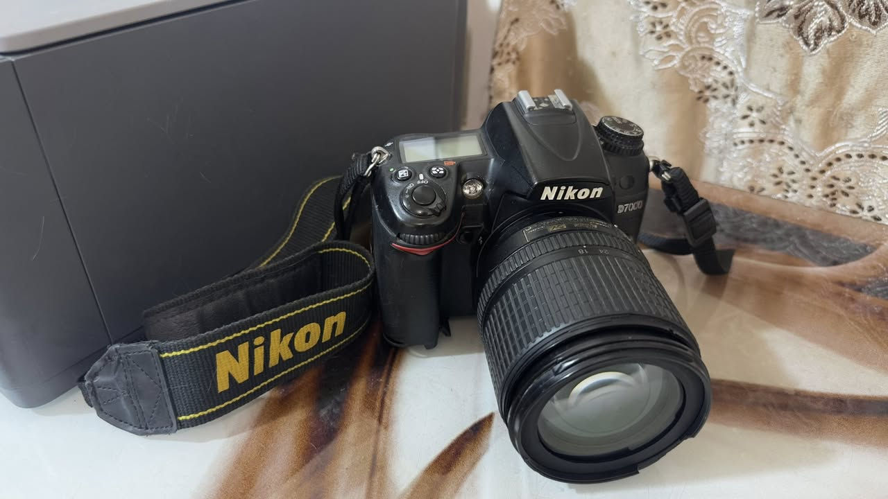 السلام عليكم
للبيع كامره نيكون D700 مع كامل ملحقاتها 
وياها عدسه يحجم 105_18
السعر 450 وبيها مجال 
للتواصل *********** 
ياريت تتواصلون ع الواتساب بهذه الرقم مو بالتعليقات
مكاني البصره
