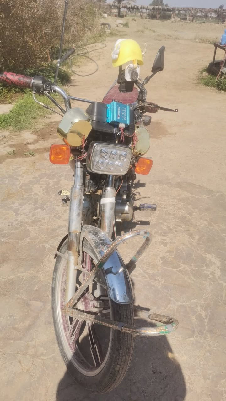 سلام عليكم سيفان موديل 22 سلف هندر كهربايات كله شغاله دشبول اشاير لايتات موطور حيل نضيف محرك فقط ولفات السعر 360 وبي مجال حك الجيه للستفسار ***********
