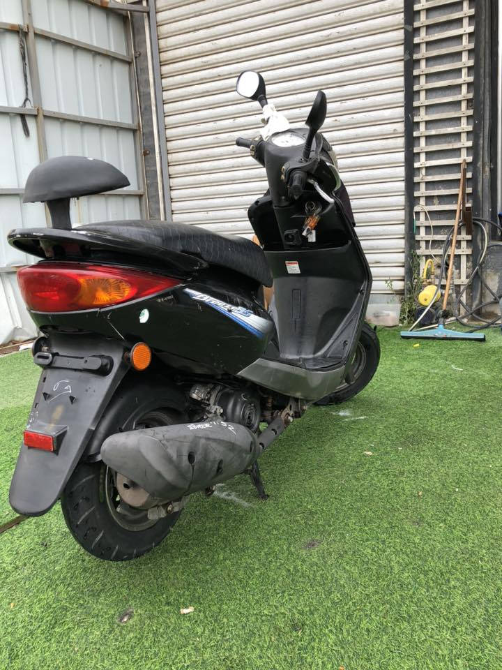 السلام عليكم 

بغبغاء نوزل حديث رمبه دراجه جديده نقص مابيه ماصارله هواي يمي اقل ست اشهور نضيفه ربع متصرف عليه الله شاهد احتاجيت واريد ابيعه

هاي دراجه كدامك تجي شوفه اذا مو نفس صور تاخذه وتروح دراجه نضيفه مامتعوبه مال جناي بانزين كله محس 

سعر‼️ 900بيه مجال شي بسيط
 
مكاني شعب قرب اعداديه بلقيس
 
رقم:*********** متواجد اتصال واتساب
