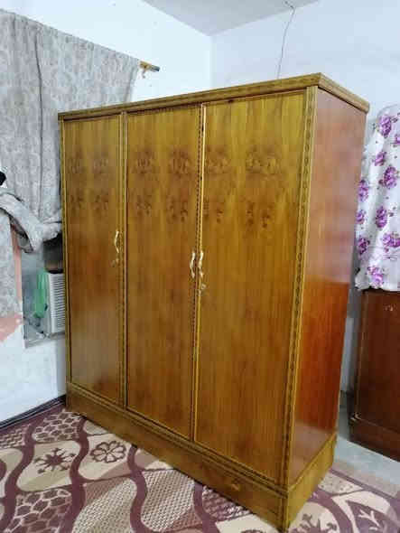 السلام عليكم 
نجارة علي 
عندك اخشاب قديم نجدده الك 
عندك اخشاب قديم للبيع نشتري منك 
بوفيات كناتير 

نشتغل جديد. ومستعمل 
مكان كربلا ***********
