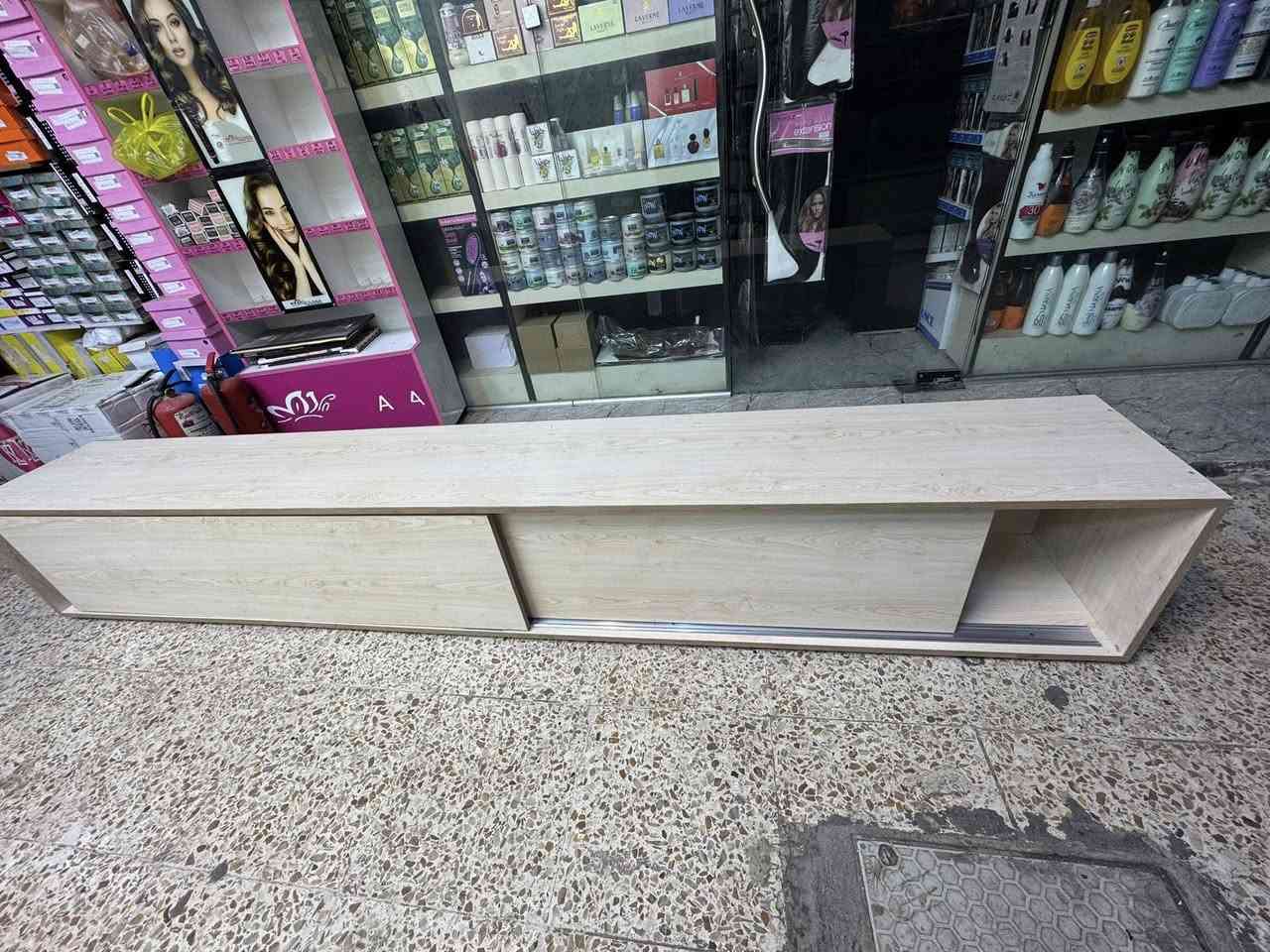 خانة خزن سلايت طول ٣ متر عمق ٣٥ عرض ٣٠ 
عندي قطعتين ***********
