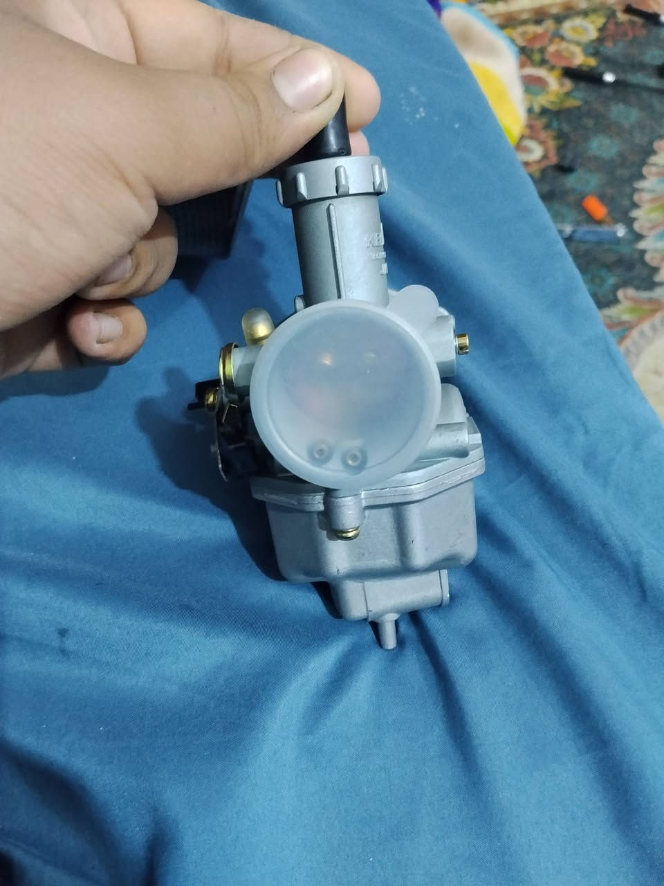 السلام عليكم و رحمه الله كابريتر ايراني ياباني درجه اولى شرط ما واصله بانزين مكاني بغداد بلديات قيم و خذ ***********
