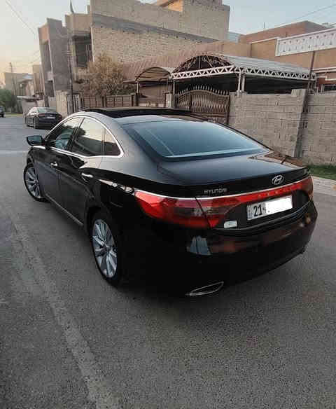 السلام عليكم
ازيرا خليجي موديل 2014 فول ليمتد  للاخير مكفولة من الضربة و الصبغ و التبديل محرك 6 سلندر دوش V63000 المرغوب السيارة باسمي شخصياً رقم شمالي دولي سنوية و هزة جديدة لغاية ٢٠٣٠ تحويل مباشر بأي وقت تريد السيارة نظيفة جدا وجاهزة من كل النواحي ماشيه (١٥٩) ألف كيلومتر حقيقي ادك جرس بال ١٢٠
مواصفات السيارة
سقف بانوراما
بصمة تشغيل
بصمة ابواب
مري شفط إشاره ترحيب
كشن كهربائي جلد قرميدي+ خزن ميموري+ مساج
بردة خلفية كهرباء + بردات ابواب جانبية 
ستيرن كهربائي
حساسات خلفية
حساسات أمامية
اشارة ترحيب
تدفئة وتبريد مقاعد
3 انظمة قيادة
هاند بريك دكمة
زراك لايت
اضواء داخلية LED
وبعد هواية مواصفات الازيرا معروفة
السعر ١٣٨ وبيها مجال بسيط مكان السيارة بغداد الشعب حي اور 
هاتف/ ***********
