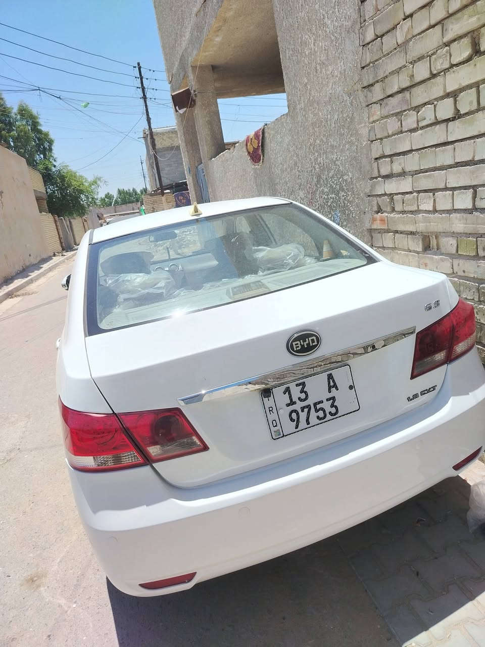 السلام عليكم BYd G3 2013 سياره نضيفه كير محرك الصدر قبل 10 ايام سويتله ادامه غرفتها كلش نضيفه تخم تاير صيانه كامله المنظومه الوقود سياره جاهزه وحلوه ومرتبه بيها صبغ فقط هلال الجاملع الخلفي اليسره اثر خياس ومواصفات السياره معروفه بصمه سلايد روف كشنات جلد تحكم مقود شاشه كامره حساسات اشاير ترحيب تبريد نقص غاز يحتاجله فقط غاز سياره عظمتها حلوه وبلعافيه على الي ياخذها رقم ميسان مشروع وطني السعر 57 وبيها مجال وبخدمتكم مكاني بغداد الشعب للاستفسار اكثر اتصل *********** اسف على الاطاله ودمتم سالمين
