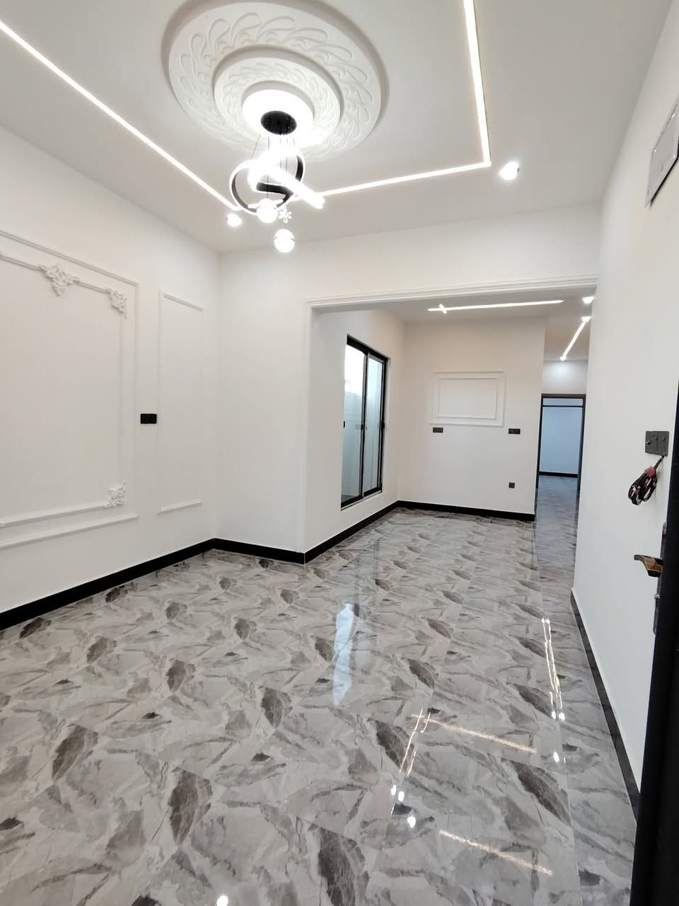 #عروض_مكتب_الدار_للعقار
دار للبيع

حي الملايين الأولى

تقطيع الصابونجي 

المساحة 117 م واجهة 7 م

4غرف نوم واستقبال وصاله ومطبخ وصحيات

خدمات كامله ماء كهرباء تبليط

بناء حديث وتسليم فوري

سند زراعي بستان ملك صرف

للاستفسار أكثر اتصل على الأرقام او 

 مراجعة مكتب الدار الكائن في بناء الجاهز مقابل الكمرك 

***********

***********

***********
