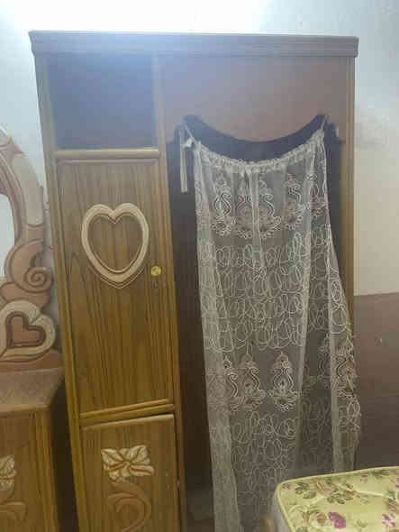 غرفه خشاب خمس ابواب  كامله 
ب٦٠٠  رايديها
الاتصال ***********
